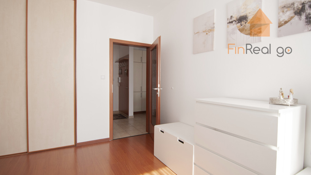 Prenájom 3-izb.byt 70m2 so šatníkom a loggiou, Šustekova ul.Petržalka