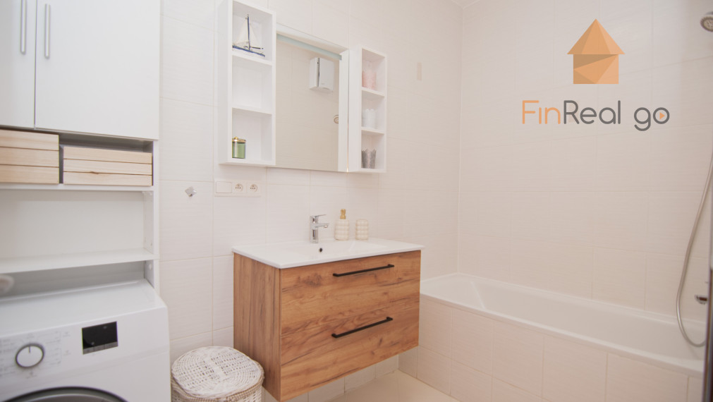 Prenájom 3-izb.byt 70m2 so šatníkom a loggiou, Šustekova ul.Petržalka