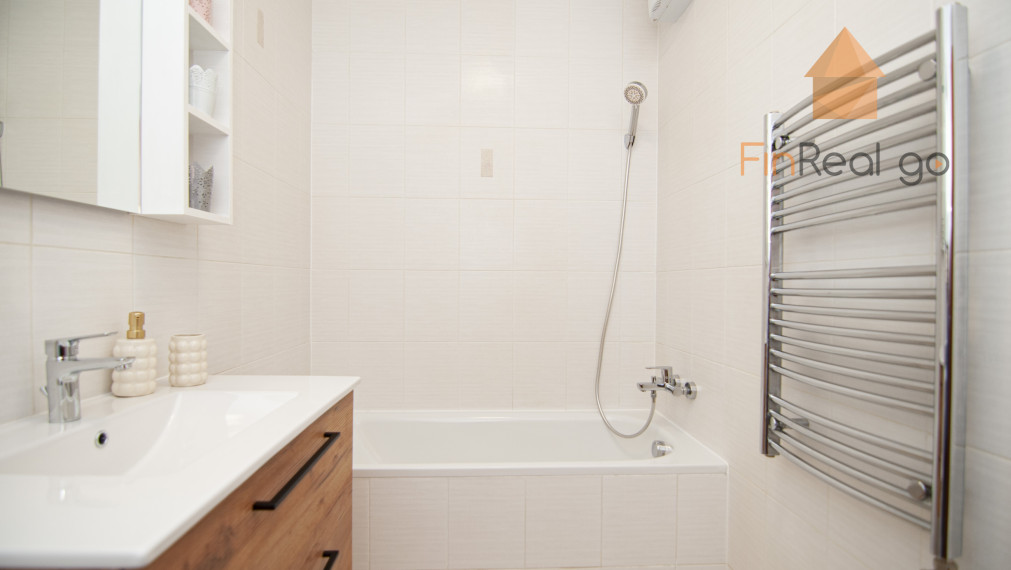 Prenájom 3-izb.byt 70m2 so šatníkom a loggiou, Šustekova ul.Petržalka