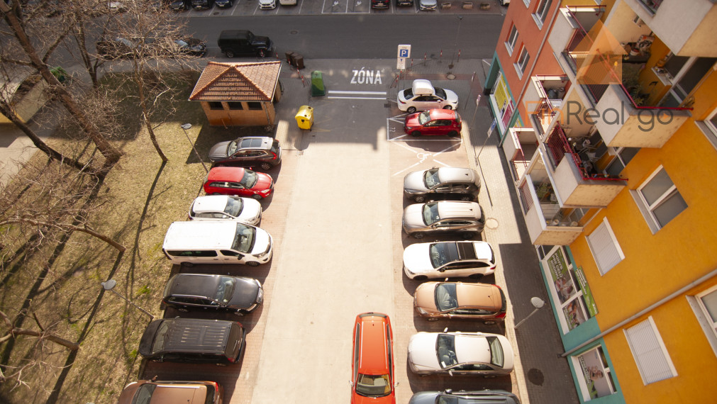 Prenájom 3-izb.byt 70m2 so šatníkom a loggiou, Šustekova ul.Petržalka