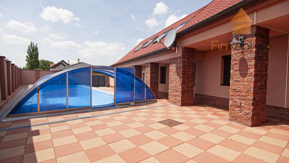 Predaj 7-izb. dom s bazénom na pozemku 561m2, Malé Leváre