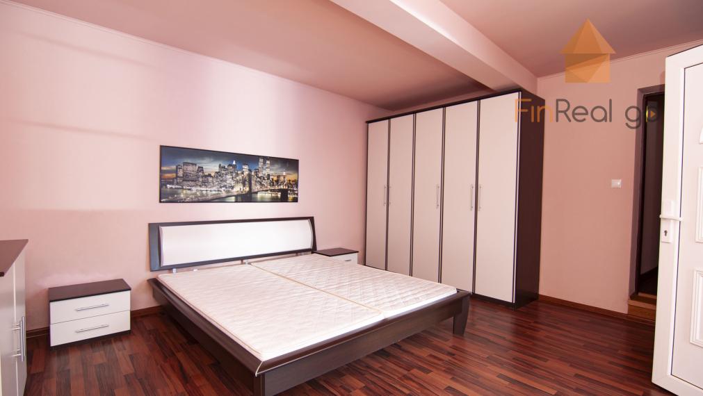 Predaj 7-izb. dom s bazénom na pozemku 561m2, Malé Leváre