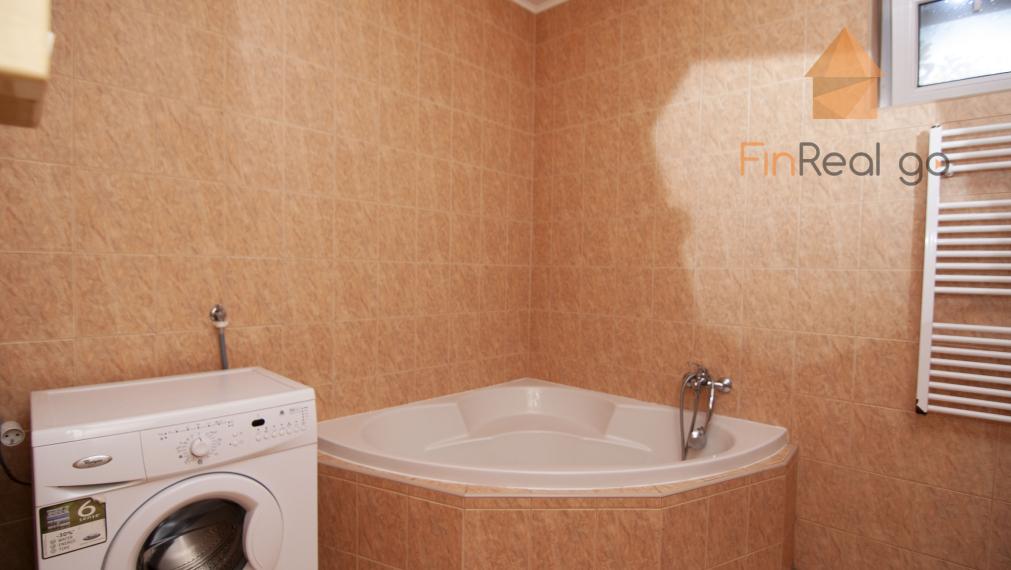 Predaj 7-izb. dom s bazénom na pozemku 561m2, Malé Leváre