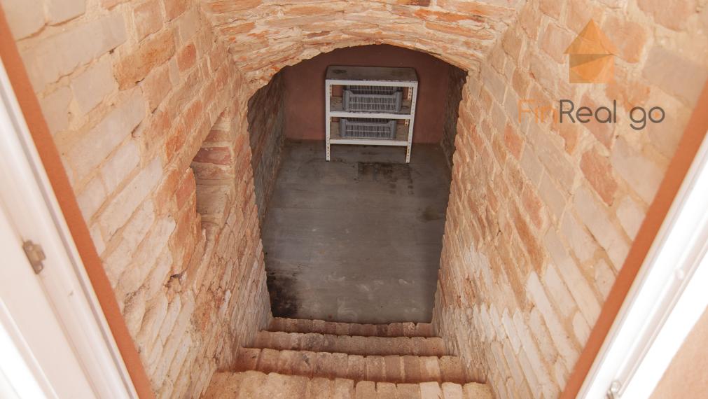 Predaj 7-izb. dom s bazénom na pozemku 561m2, Malé Leváre