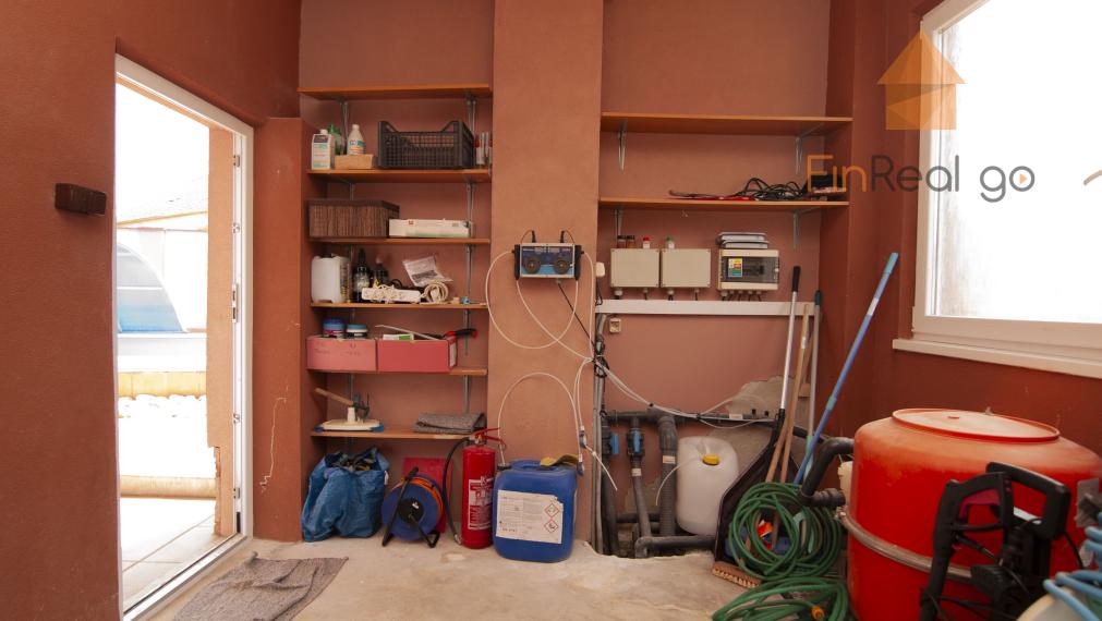 Predaj 7-izb. dom s bazénom na pozemku 561m2, Malé Leváre