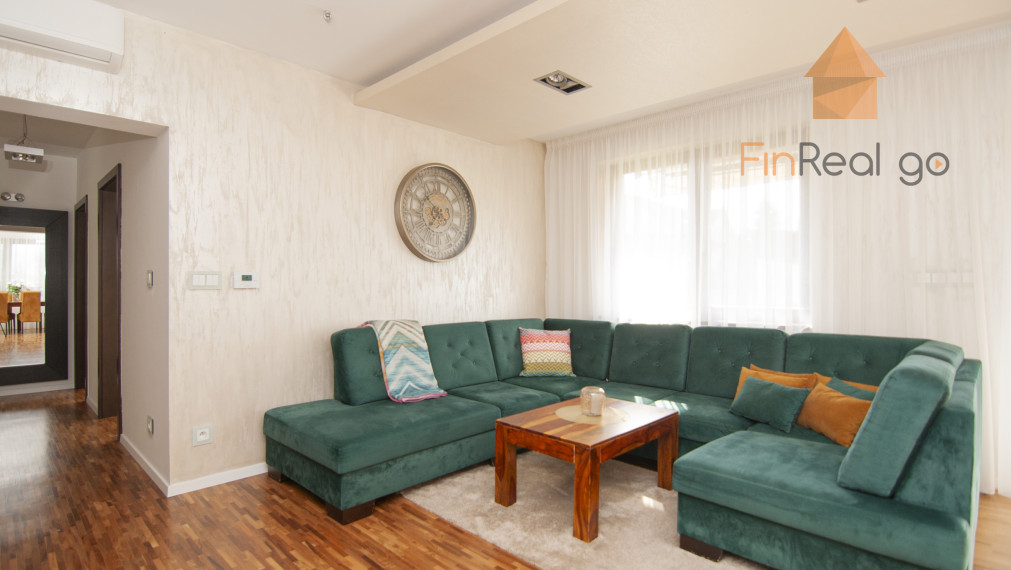 Predaj výnimočný rodinný dom s wellness zónou v srdci Slovenského Grobu