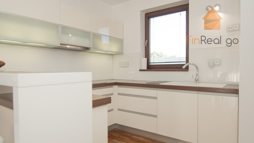 Predaj výnimočný rodinný dom s wellness zónou v srdci Slovenského Grobu