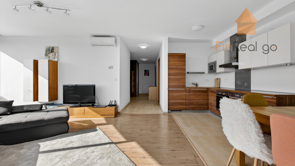 Na Predaj 3-izbový byt s terasou TRI VEŽE - TOP VÝHĽAD