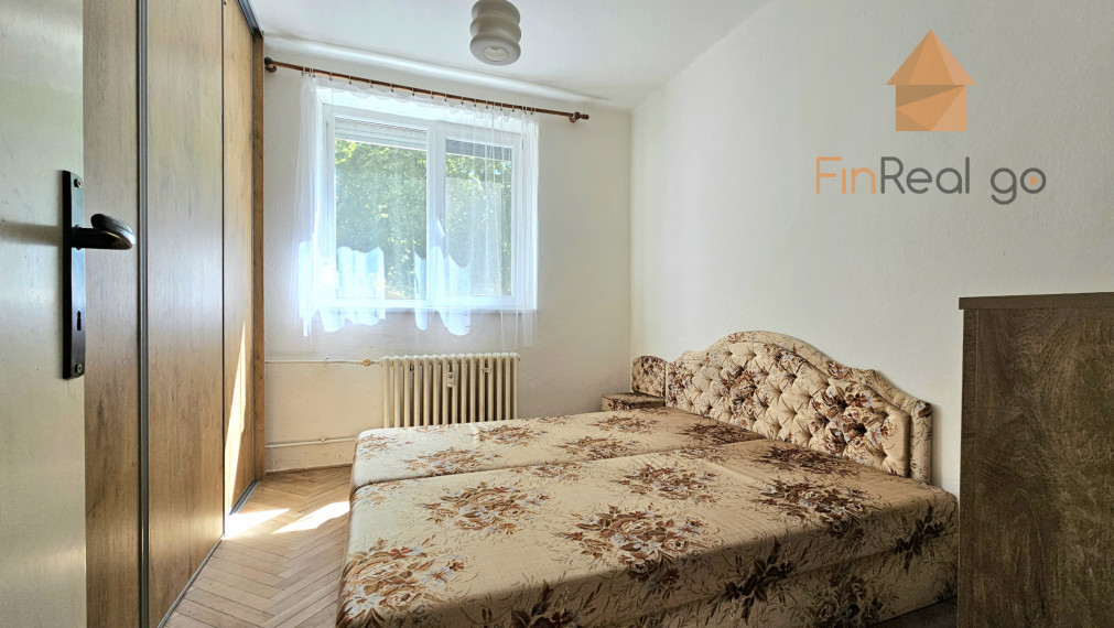 PREDAJ, 3-izbový zariadený byt, Levice