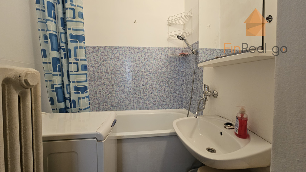 PREDAJ, 3-izbový zariadený byt, Levice