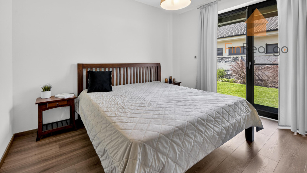 Predaj RD samostatný 4-izb. bungalov, bazén, fotovoltaika, 675m2 pozemok, Rovinka