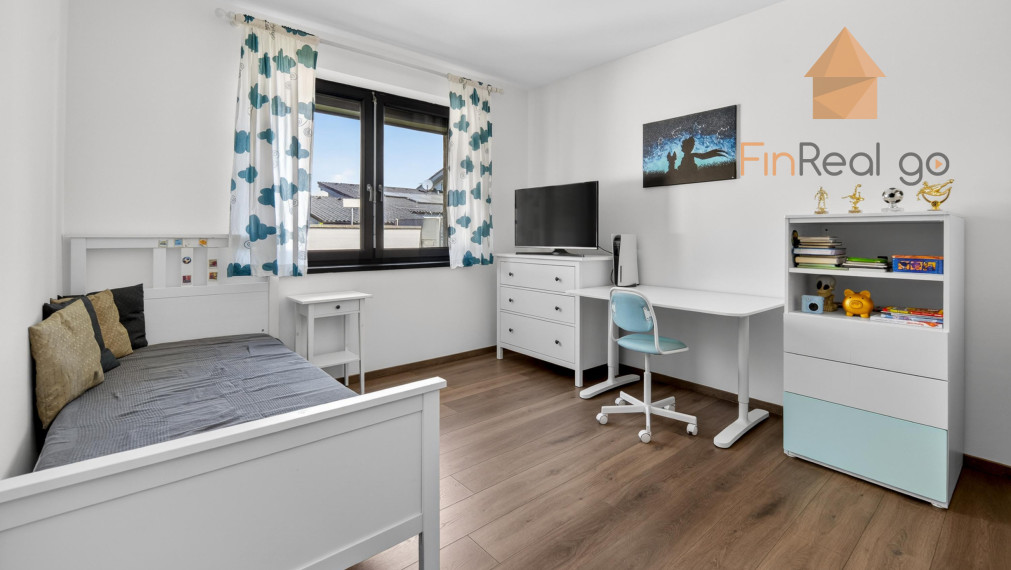 Predaj RD samostatný 4-izb. bungalov, bazén, fotovoltaika, 675m2 pozemok, Rovinka