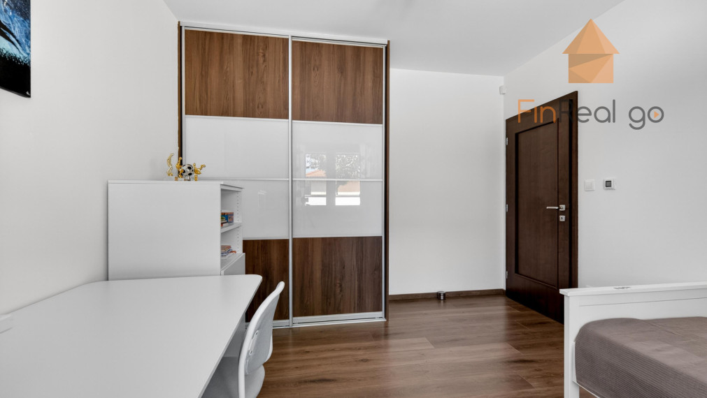 Predaj RD samostatný 4-izb. bungalov, bazén, fotovoltaika, 675m2 pozemok, Rovinka