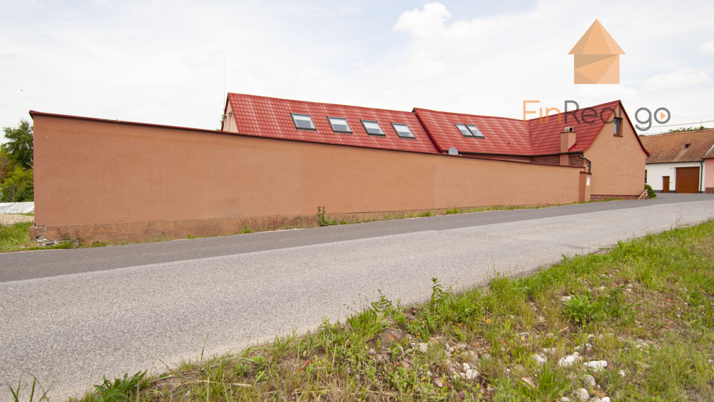 Predaj rodinného sídla s 15m bazénom, priestor, ktorý vás nebude obmedzovať