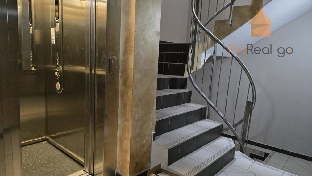 INVESTIČNÁ PRÍLEŽITOSŤ 168 m² + 8 m² terasa – OBCHODNÁ ULICA, STARÉ MESTO, BRATISLAVA I