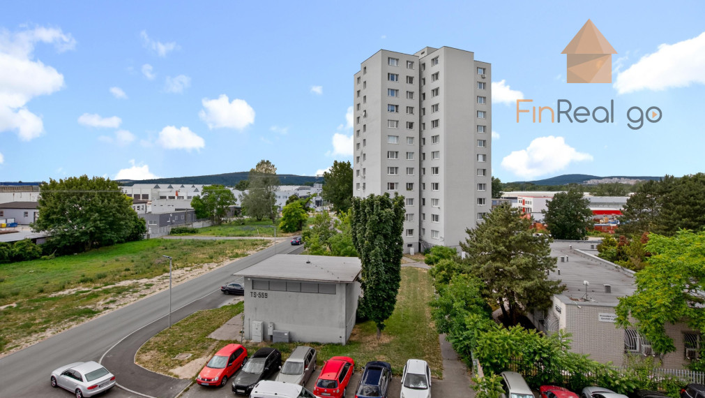 Predaj čiastočne zrekonštruovaný 3-izb byt, Bratislava Petržalka