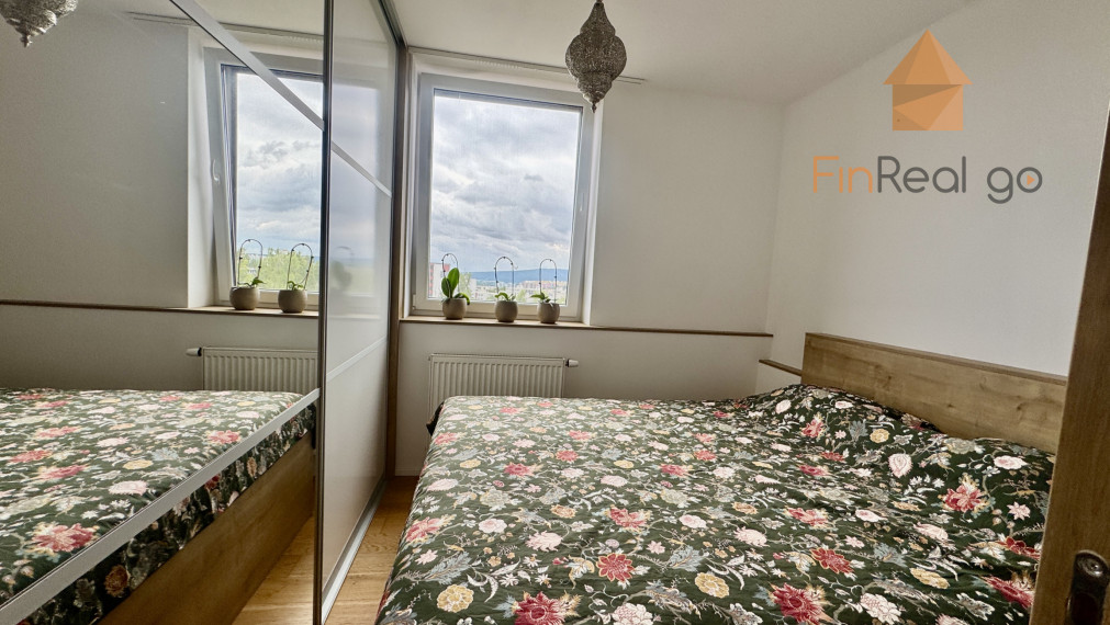 Prenájom exkluzívny 3-izbový byt s panoramatickou terasou v lukratívnej lokalite Staré Grunty, Bratislava