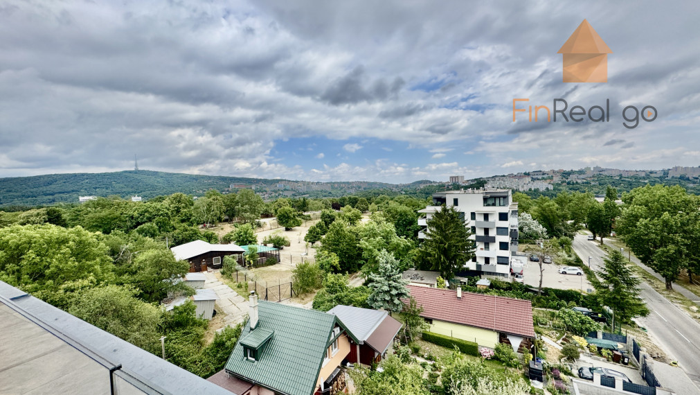 Prenájom exkluzívny 3-izbový byt s panoramatickou terasou v lukratívnej lokalite Staré Grunty, Bratislava