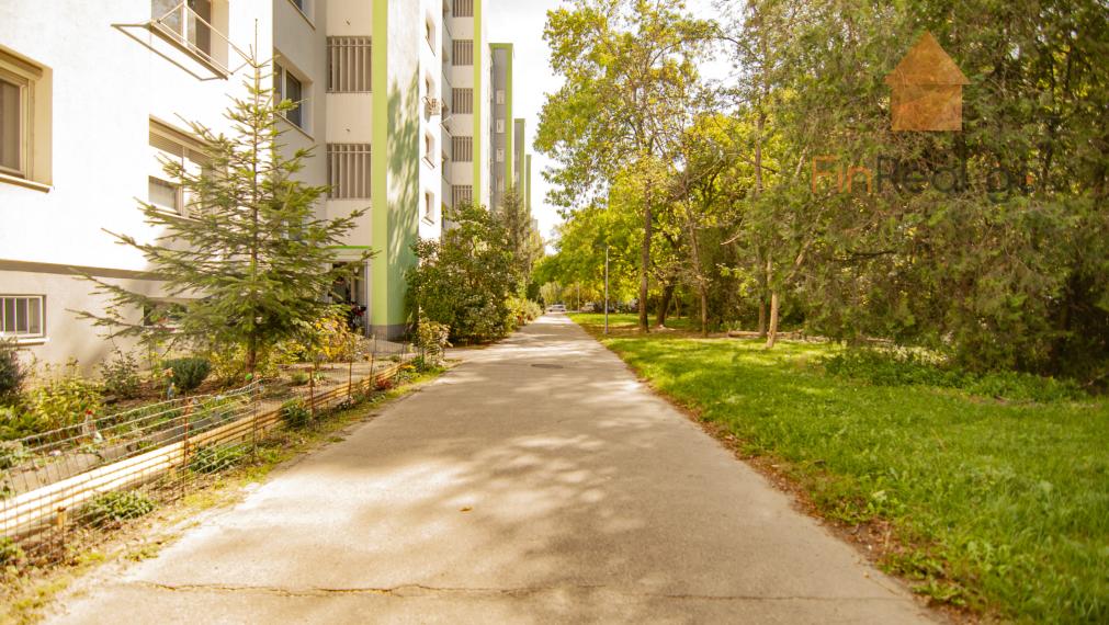 Predaj 2izb.byt 52,71m2 na ulici A.Gwerkovej, BA-Petržalka