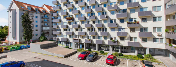 Predané -Na Predaj  svetlá zariadená garsónka Podunajských Biskupiciach -  Bratislava.