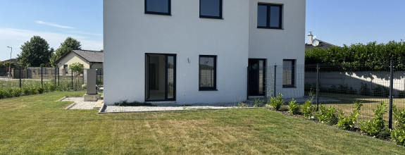 Prenájom - novostavba RD s 2 bytovými jednotkami, 102m2 úžitková plocha, 381m2 pozemok, Hrubá Borša