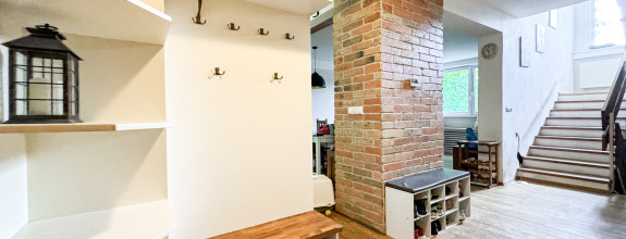 Predáme zariadený 7,5izbový rodinný dom v tichej časti Rače