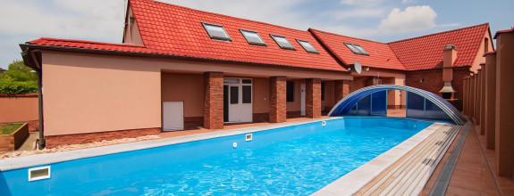 Predaj 7-izb. dom s bazénom na pozemku 561m2, Malé Leváre