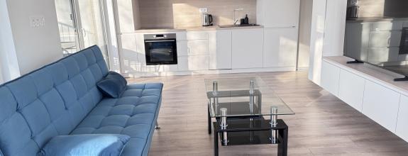 Prenájom - Úplne nový 2i byt s veľkým balkónom a parkovaním