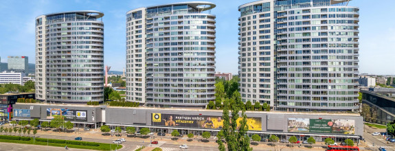 Na Predaj 3-izbový byt s terasou TRI VEŽE - TOP VÝHĽAD