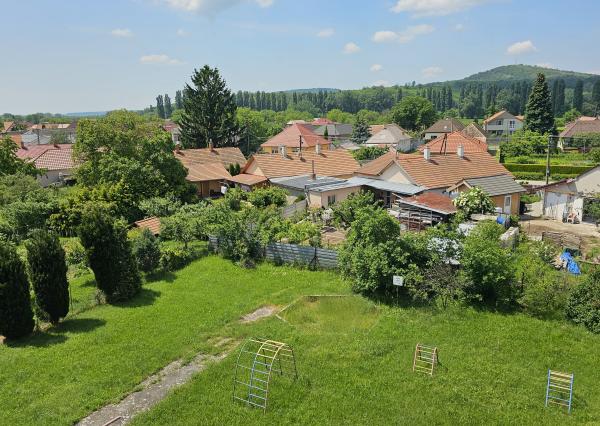PREDAJ, 1-izbový byt s krásnym výhľadom, tichá lokalita, Tlmače