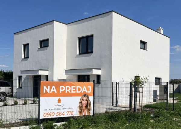 Predaj - skolaudovaná novostavba RD s 2 bytovými jednotkami, 102m2 úžitková plocha, 381m2 pozemok, Hrubá Borša