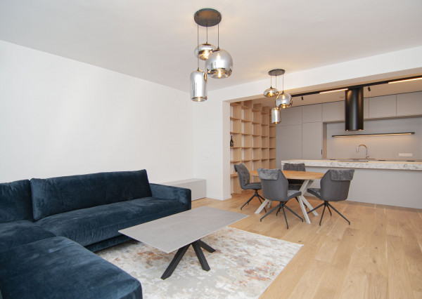 Prenájom 4-izb.byt 127m2 s terasou 53m2, Zámocká ul.-Staré Mesto,BAI