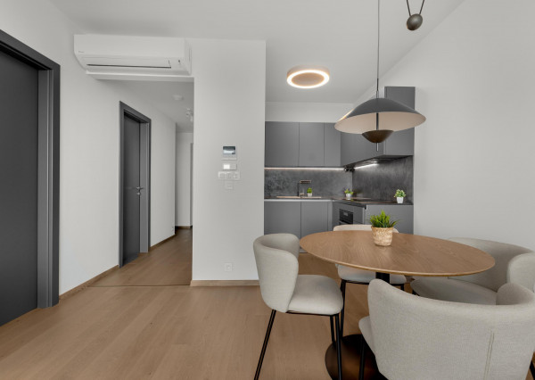 Prenájom 2-izb. byt Eurovea Tower, 8.p., 56m2 + 8m2 loggia, garážové státie