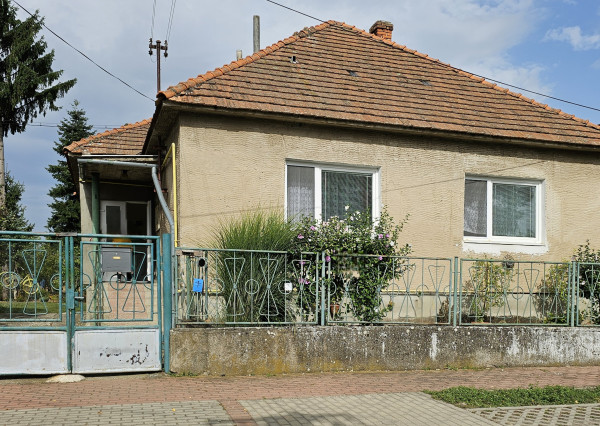 PREDAJ, 3- izbový rodinný dom, Kalná nad Hronom, časť Kalná