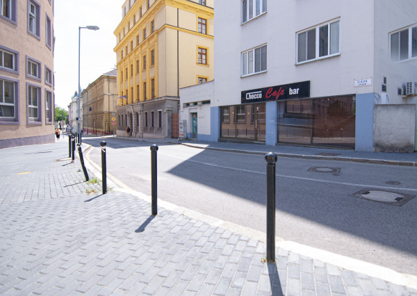 Predaj obchodného priestoru-kaviarne 65m2, Ba-Staré Mesto