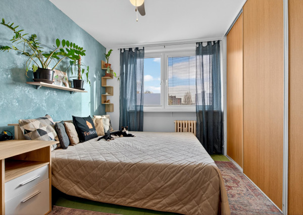 Predaj 2-izbový byt po čiastočnej rekonštrukcii, Dúbravka Pri Kríži