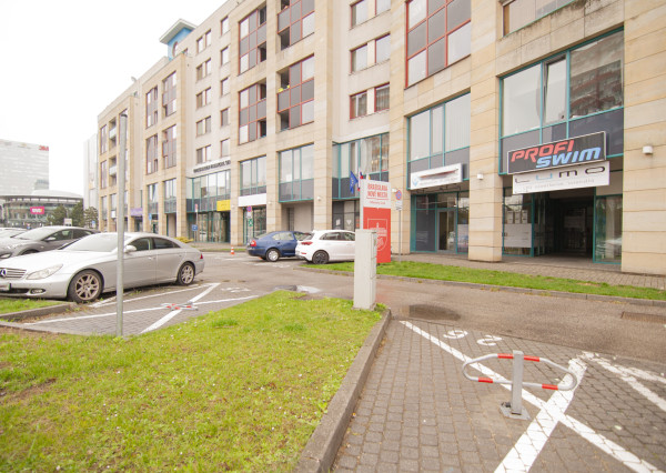 Prenájom obchodný priestor s výkladom 30m2, Vajnorská ul.BA-Nové Mesto