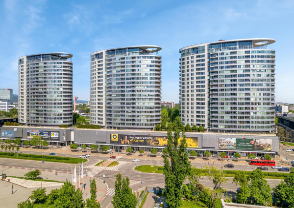 Na Predaj 3-izbový byt s terasou TRI VEŽE - TOP VÝHĽAD