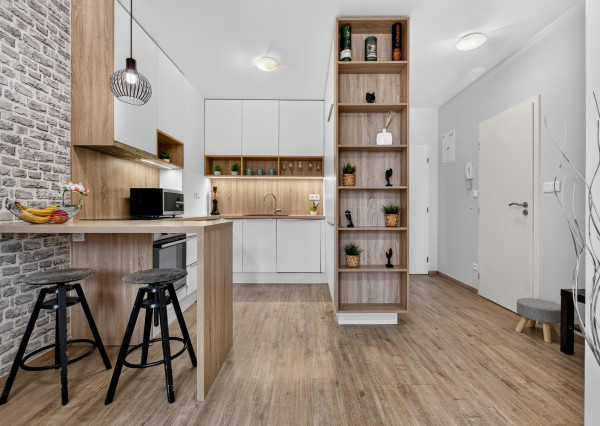 PREDAJ moderne zariadený 2-izb.byt, Apollis, Prievozská, Bratislava